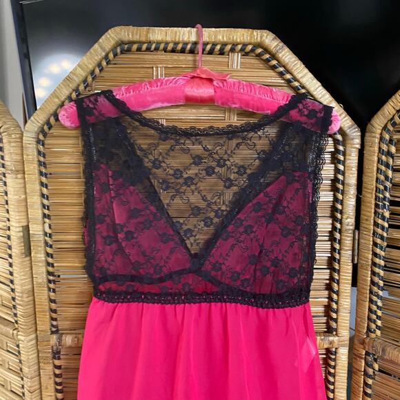 Delta Burke Intimates Hot Pink & Black Lace Babydoll Nightgown Chemise 1X sheer - Picture 6 of 6